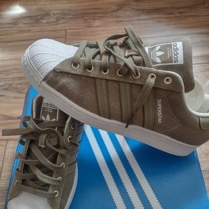 Adidas Superstar